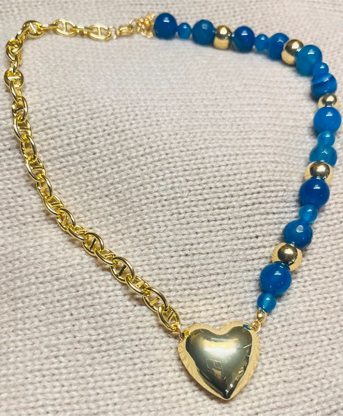 Blue Beaded & Gold Chain Heart Necklace image indicator(2)