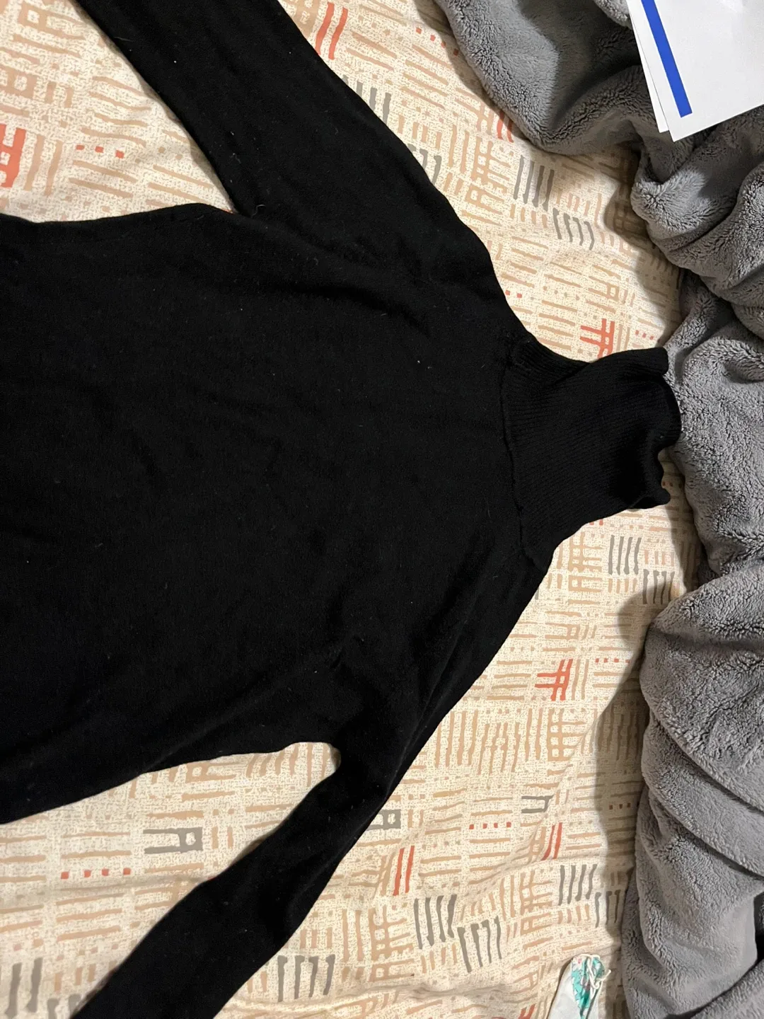 H&M Turtleneck Sweater 🥕 image indicator(3)