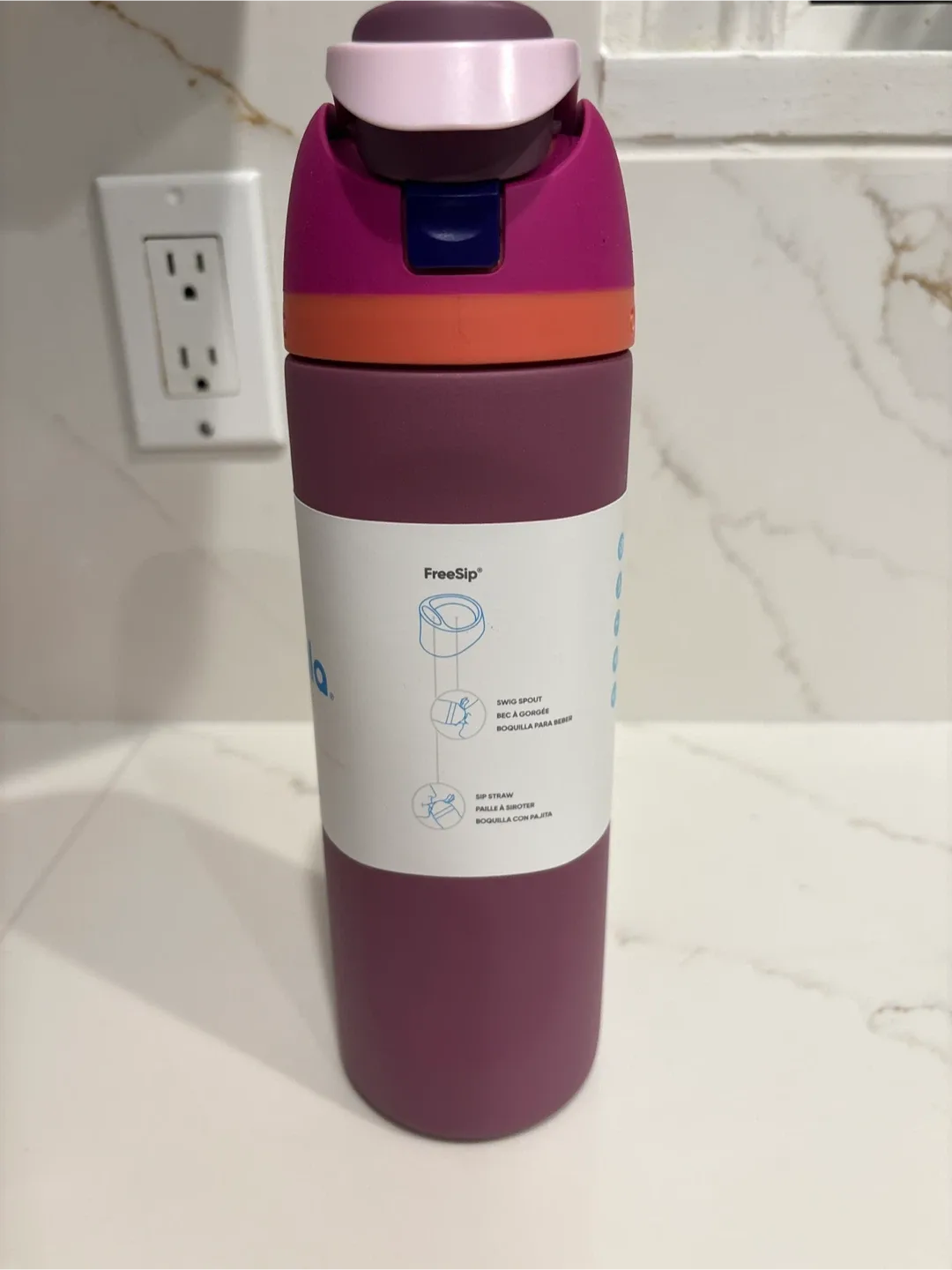 Owala FreeSip 24oz Water Bottle image indicator(3)