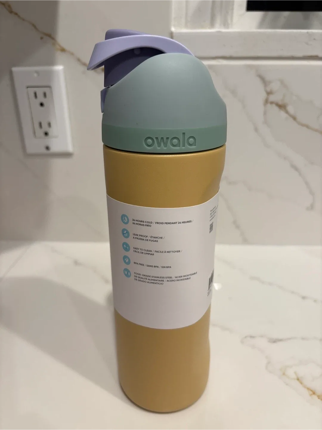 Owala FreeSip 24oz Water Bottle image indicator(7)