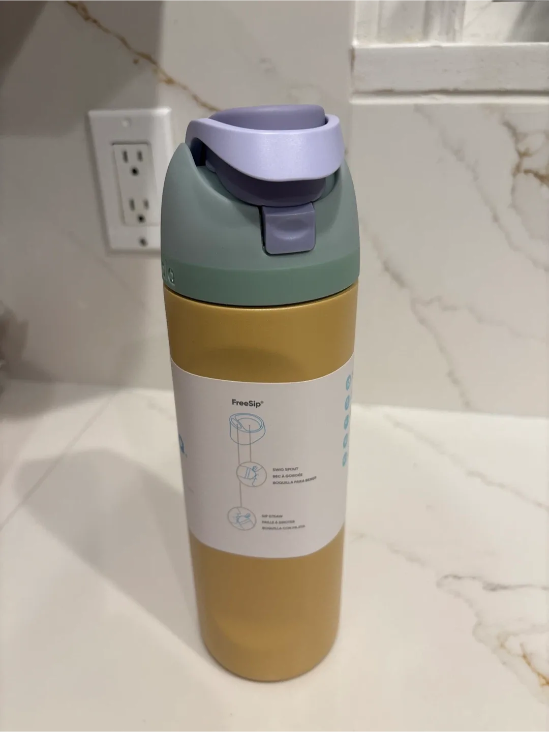 Owala FreeSip 24oz Water Bottle image indicator(8)