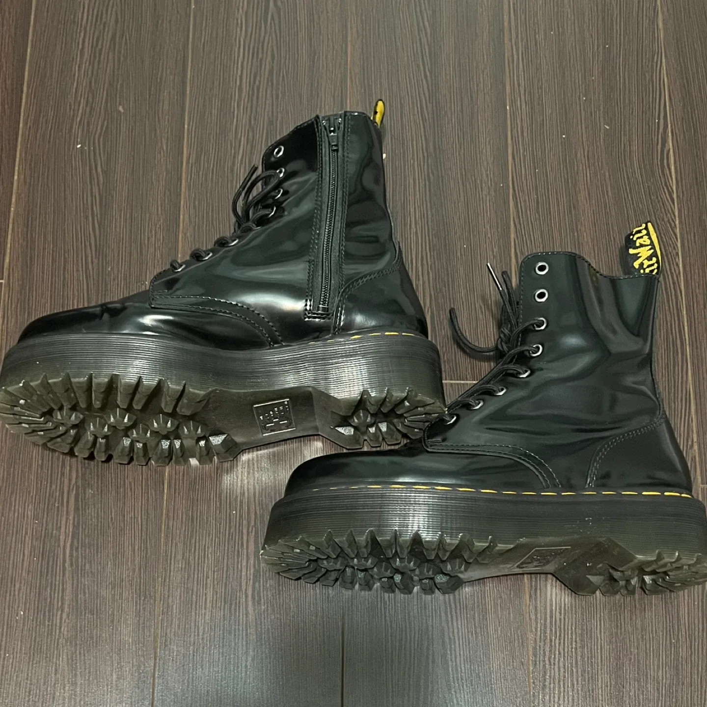 Dr. Martens Jadon Boots + FREE Polishing Kit (NO OFFERS) image indicator(3)