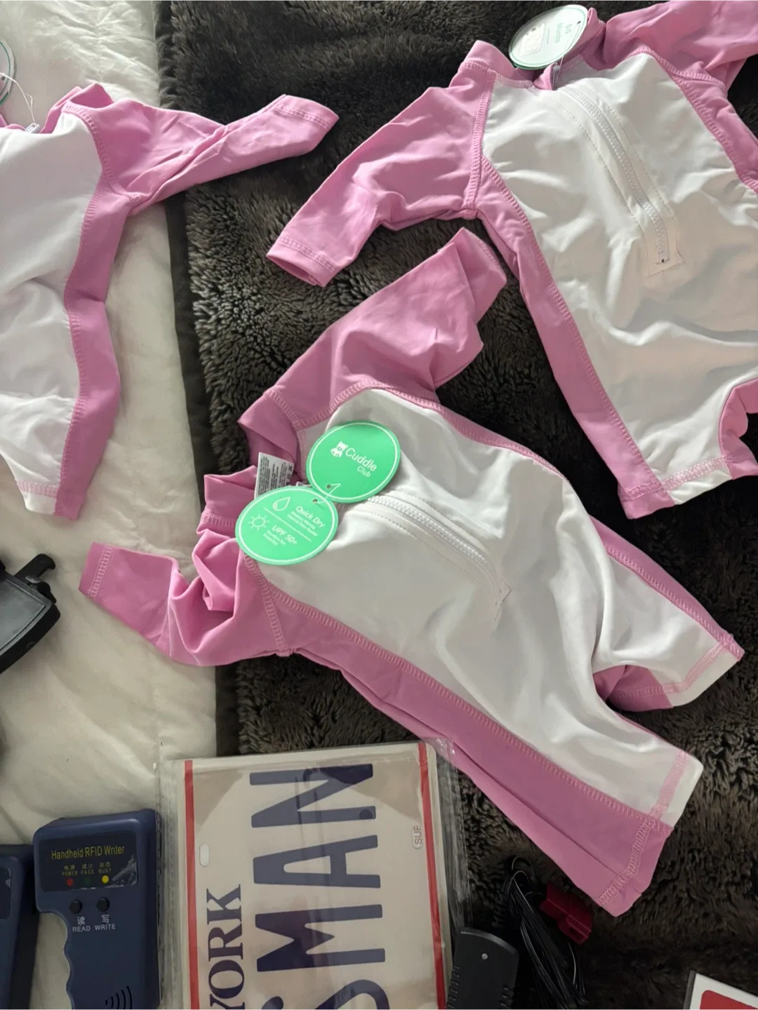 Cell phone cases, cell phone holders, baby outfits watch straps image indicator(5)