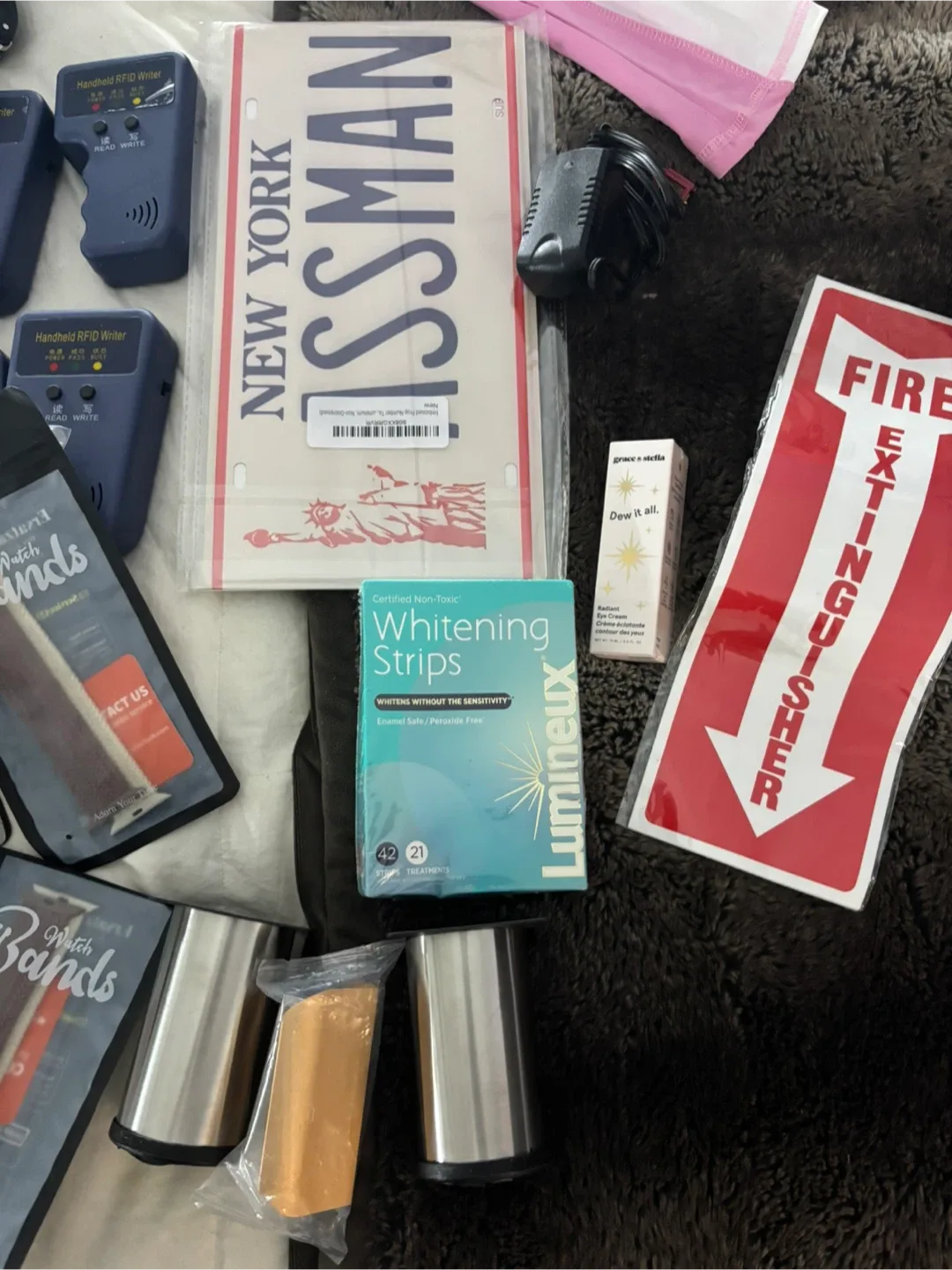 Cell phone cases, cell phone holders, baby outfits watch straps image indicator(4)