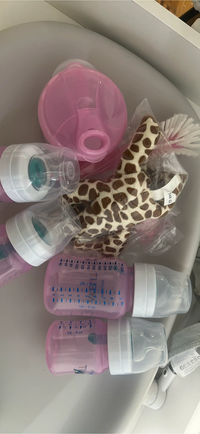 Philips Avent Newborn Gift Set - Anti-Colic, New - photo 2