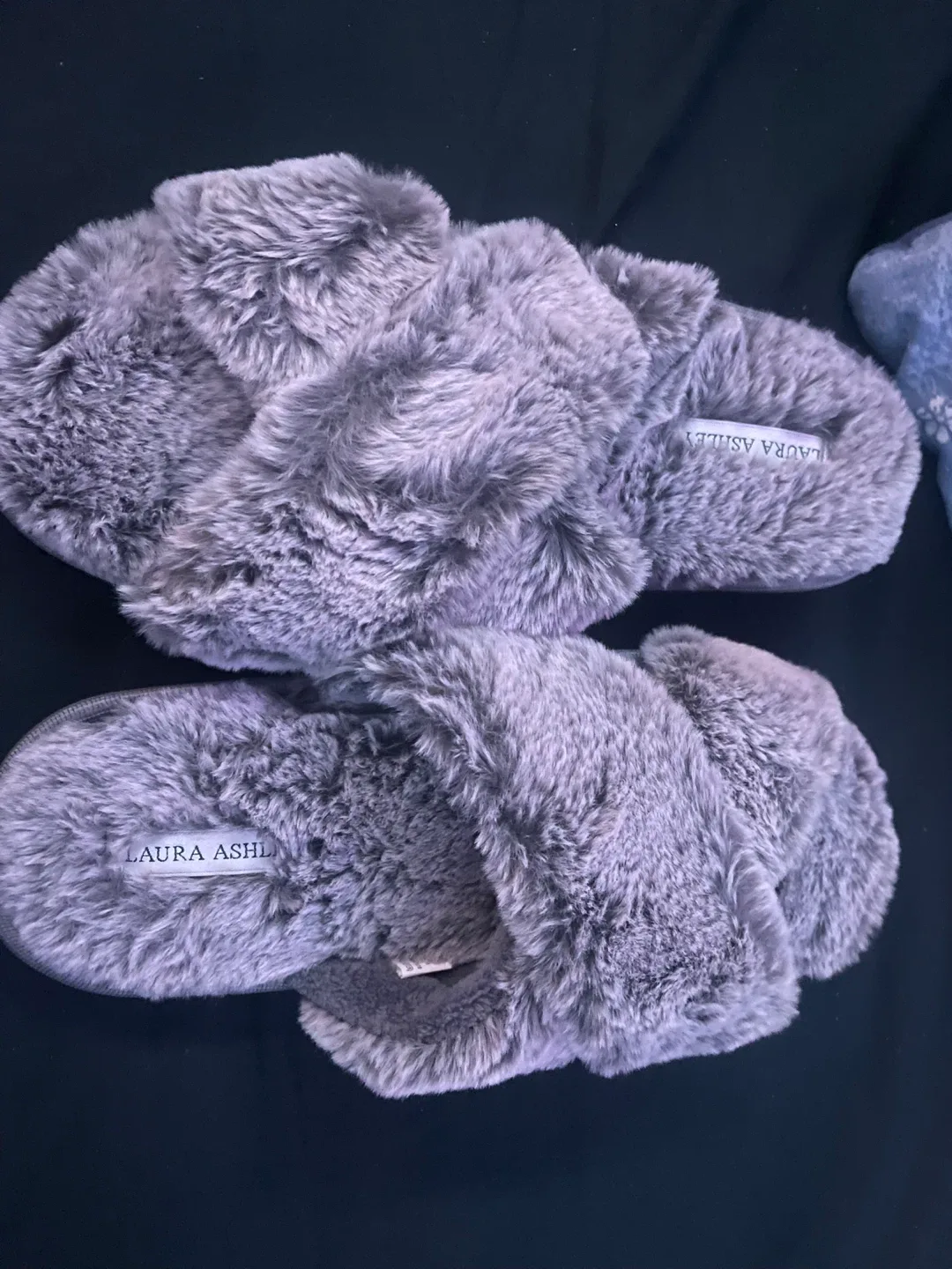 Laura Ashley Slippers, Size L (8-9)