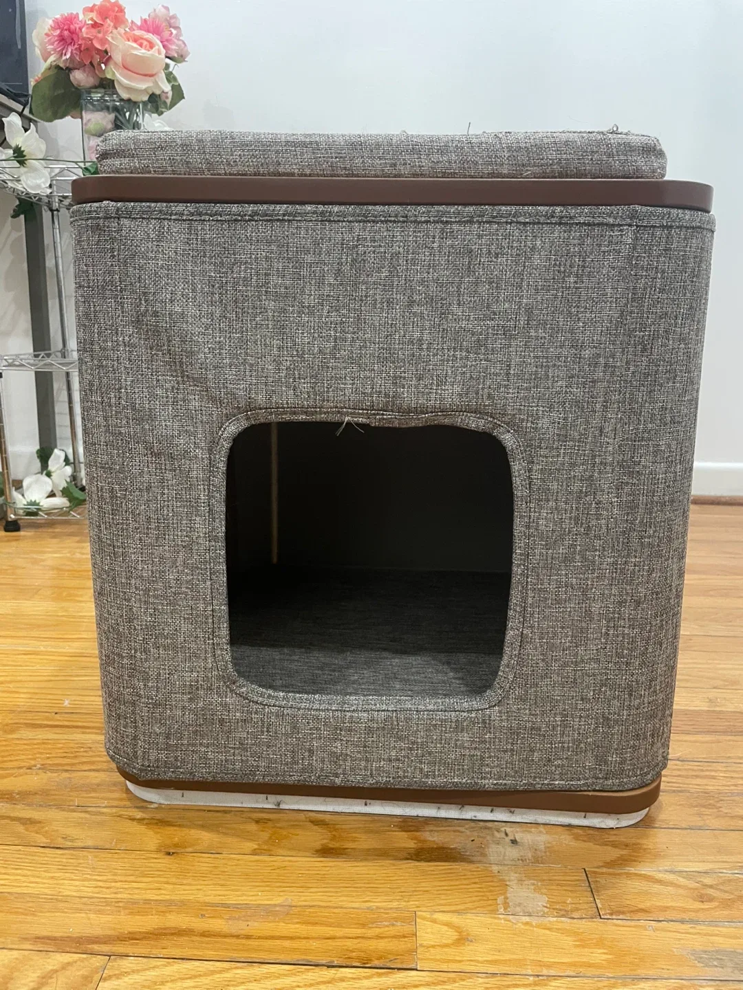 Cat House with Scratcher image indicator(3)