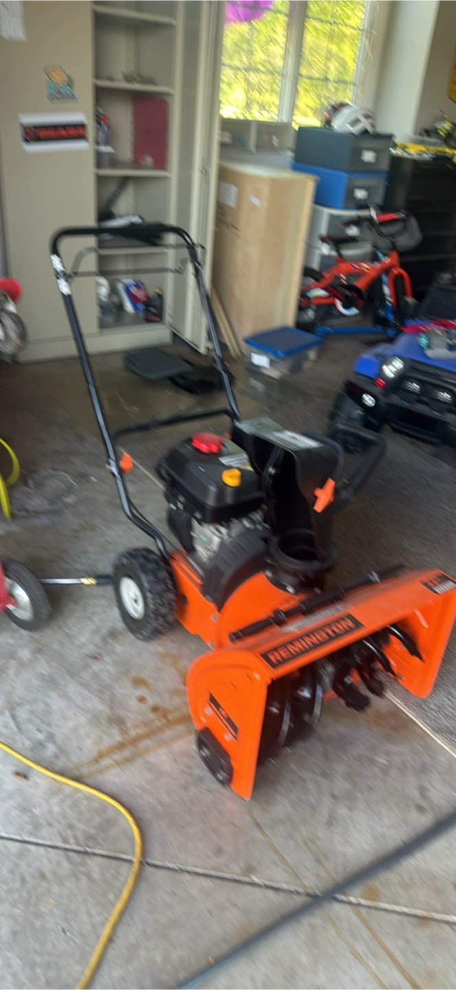 Remington RM2200 Snow Blower - 22" Clearing Width - photo 2