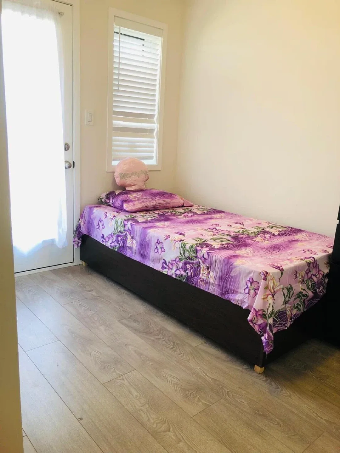 PRIVATE ROOM FOR RENT image indicator(2)