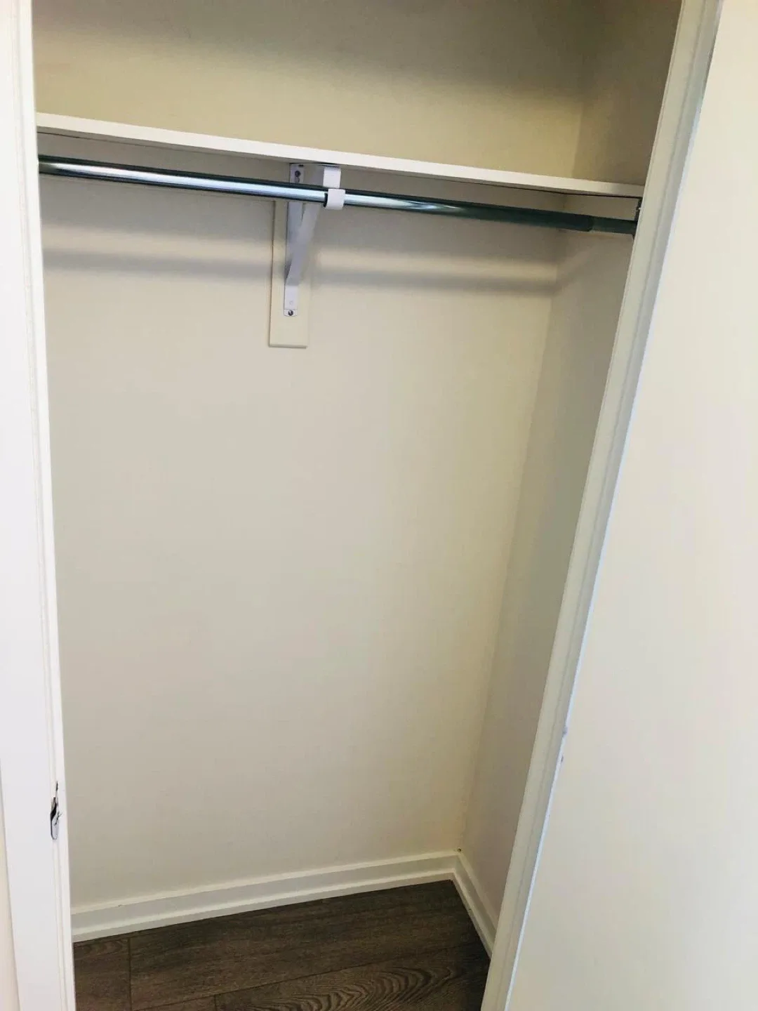 PRIVATE ROOM FOR RENT image indicator(8)