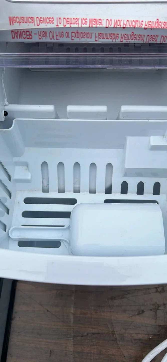 Insignia Ice Maker - Silver image indicator(2)