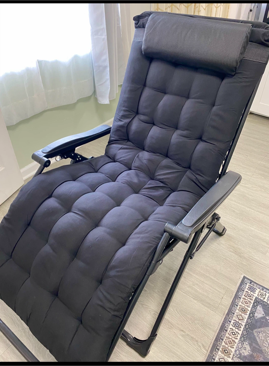 Black Zero Gravity Lounge Chair