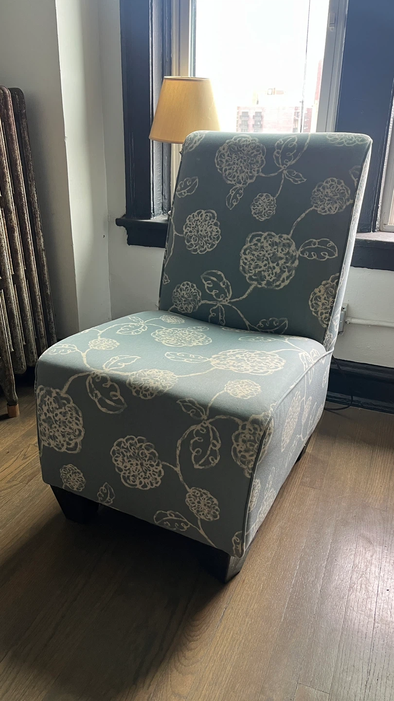 Floral Accent Chair - Great Condition! - photo 3