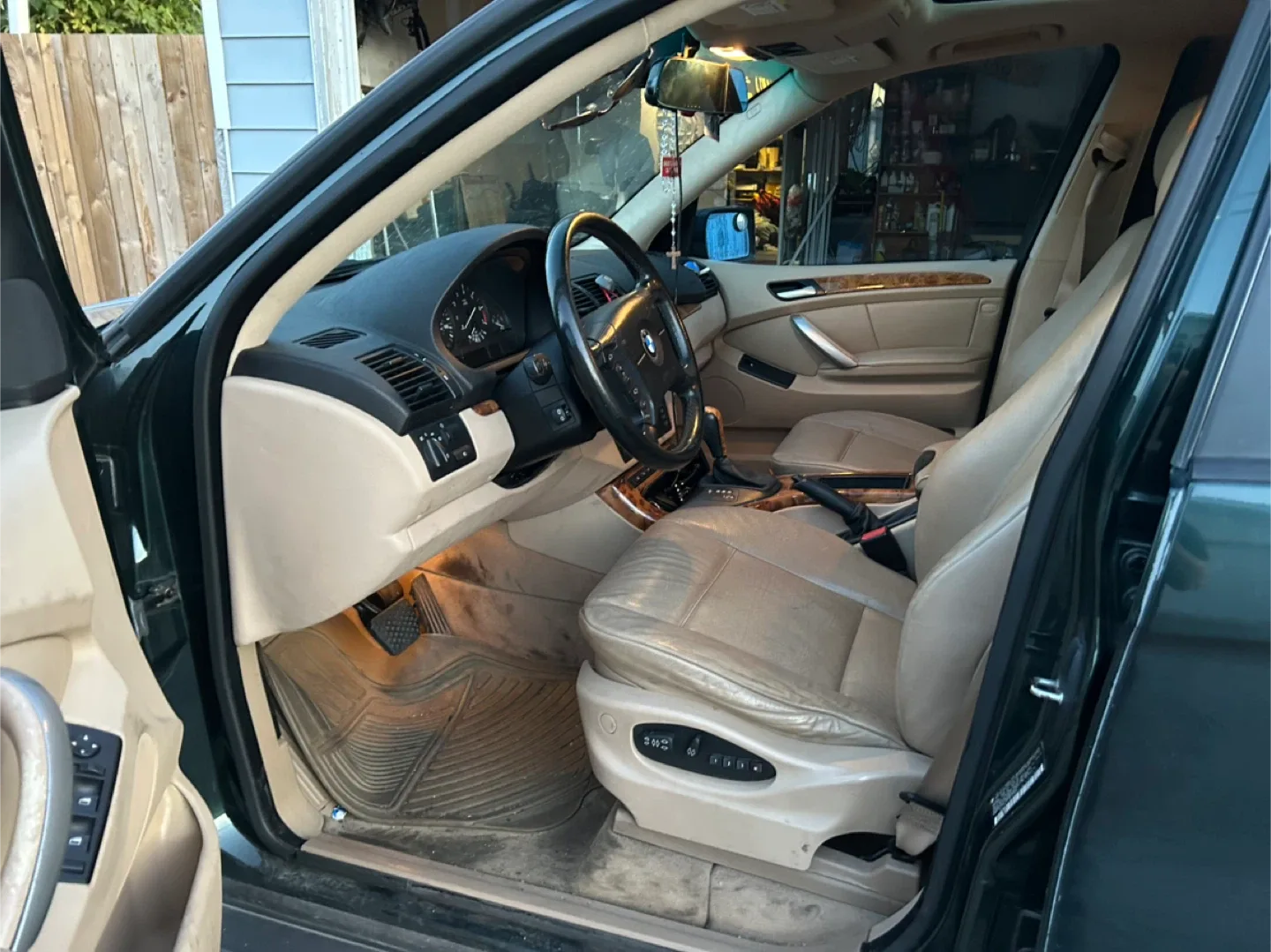 BMW 2003 X5 SUV image indicator(2)