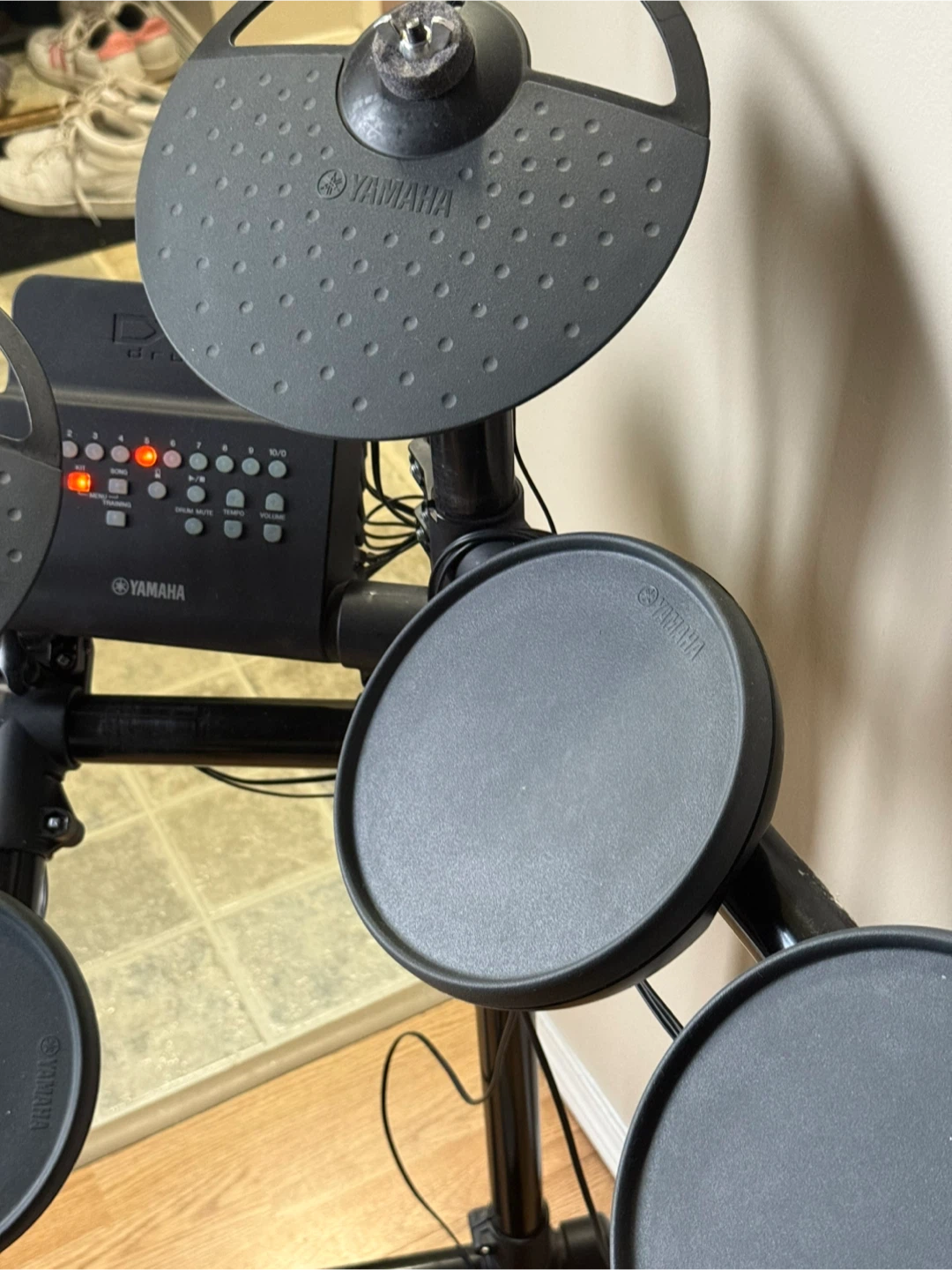 Yamaha DTX Electric Drum Kit - photo 4