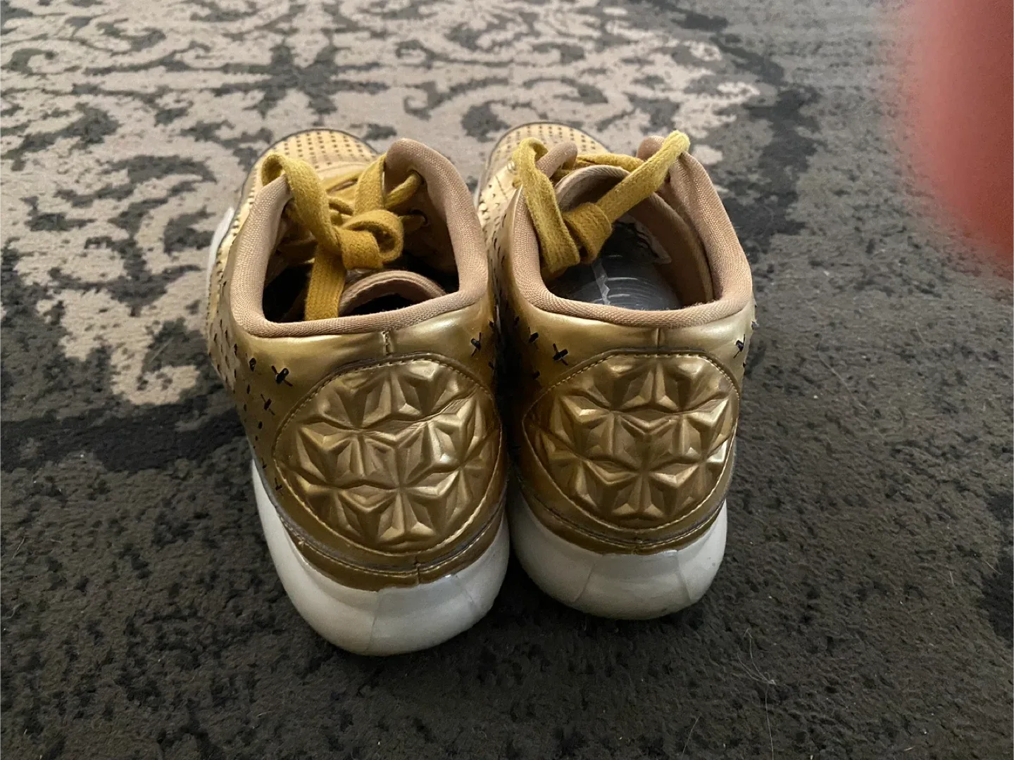 Nike Kobe X 10 Elite Low HTM Gold Shoes US 10 image indicator(4)