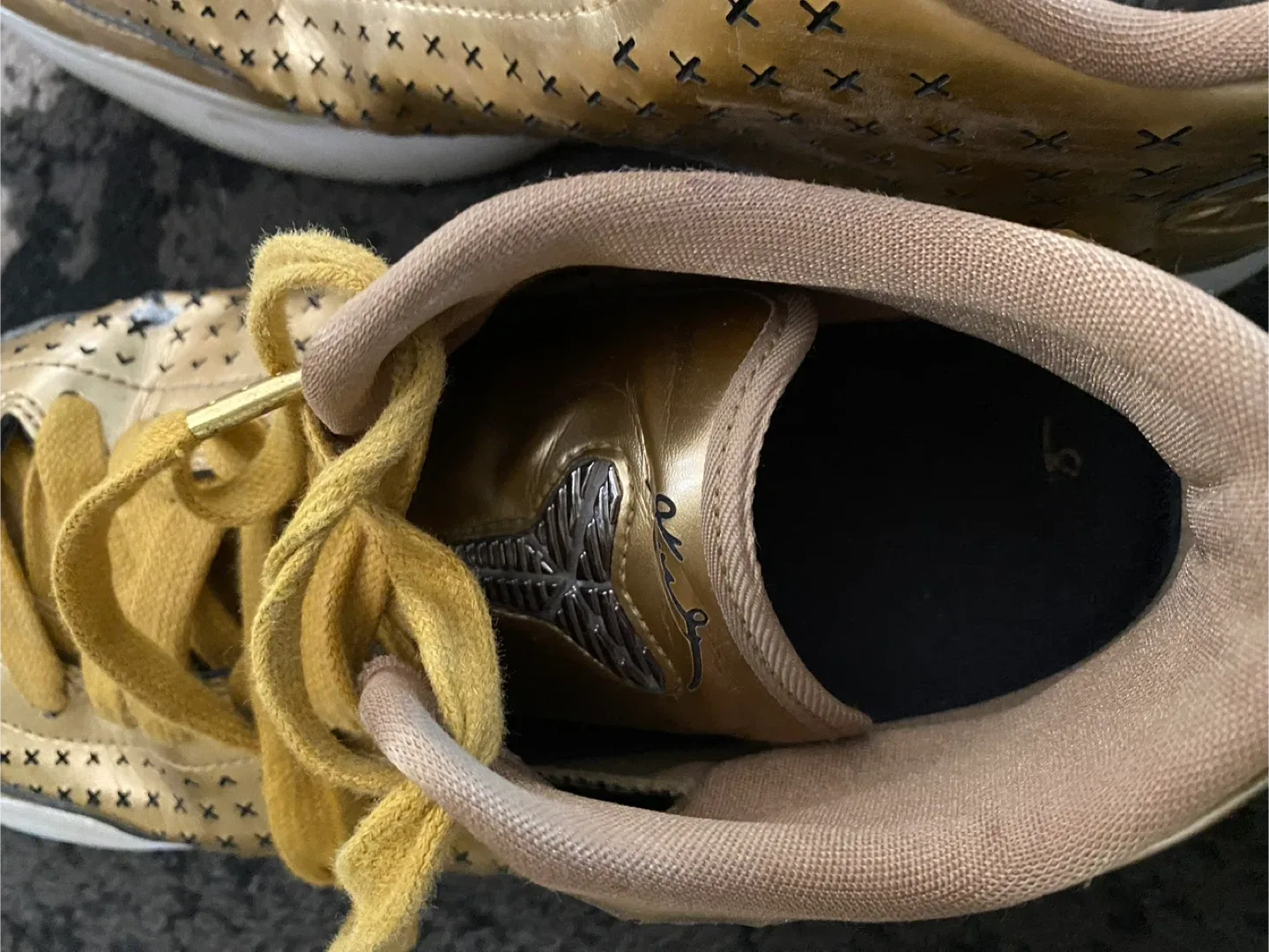 Nike Kobe X 10 Elite Low HTM Gold Shoes US 10 image indicator(2)