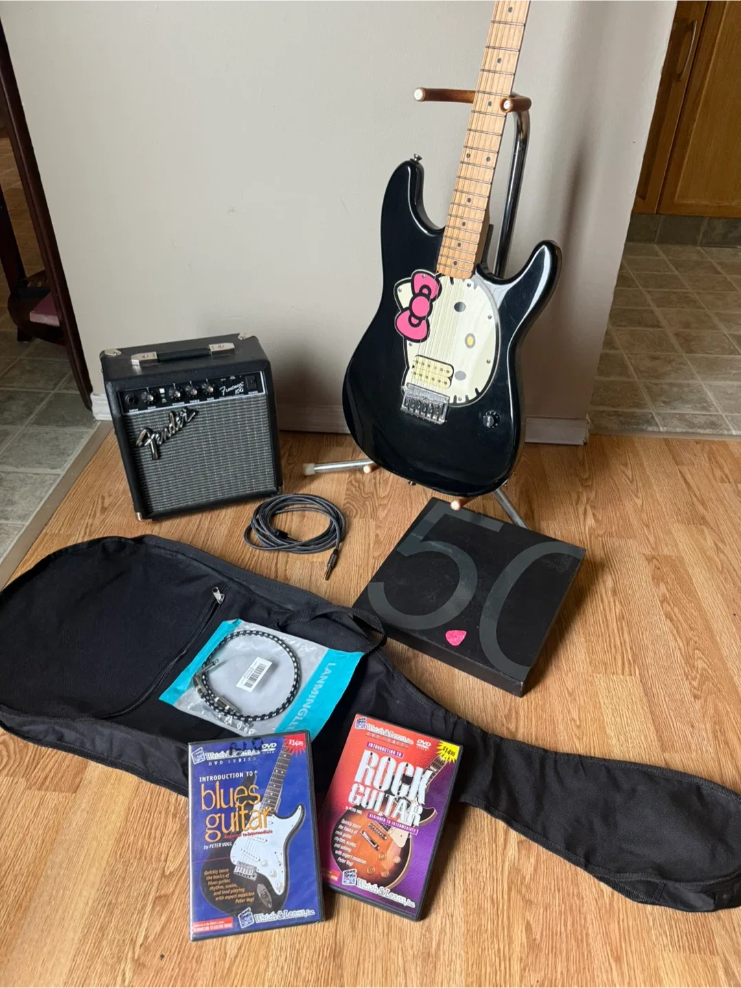 Vintage! Fender Hello Kitty Stratocaster image indicator(8)