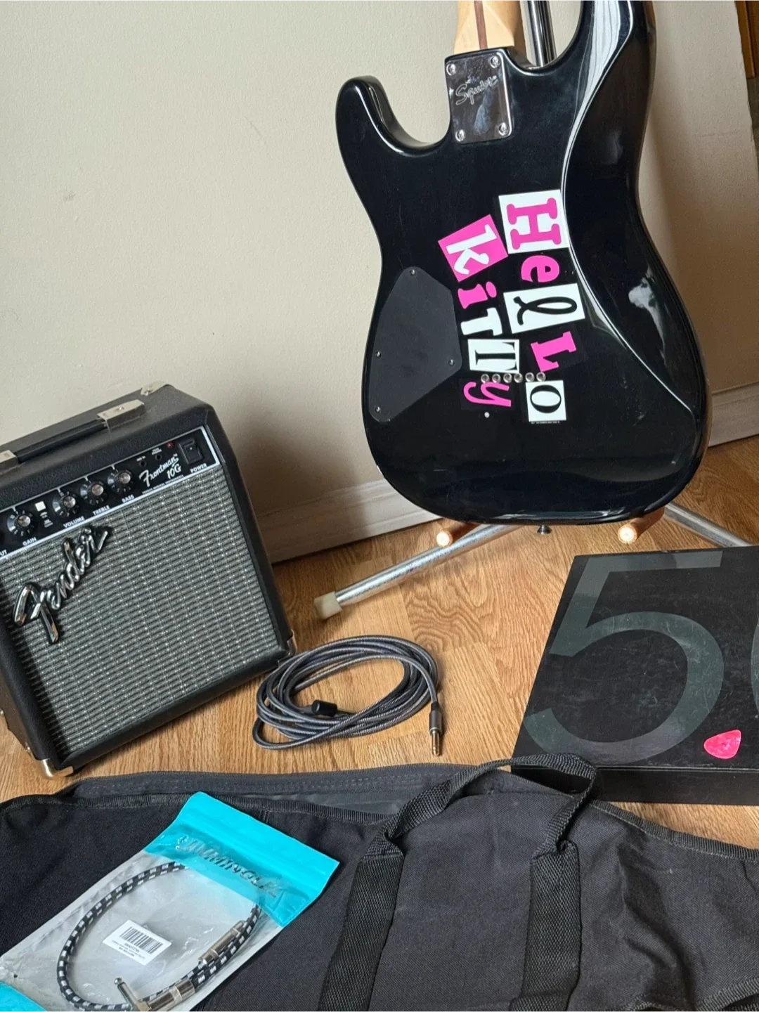 Vintage! Fender Hello Kitty Stratocaster image indicator(9)