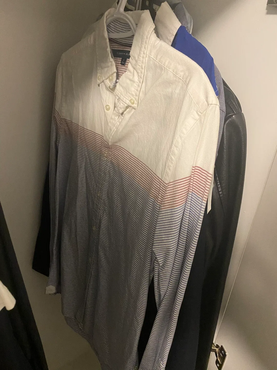 Tommy Hilfiger Button-Up Shirts image indicator(4)