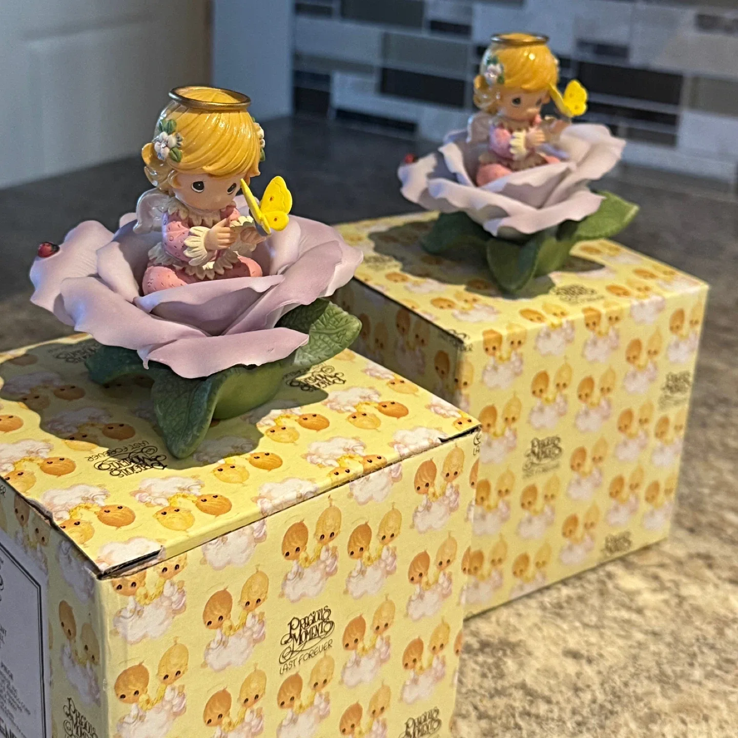 Precious Moments 2 Figurines image indicator(2)