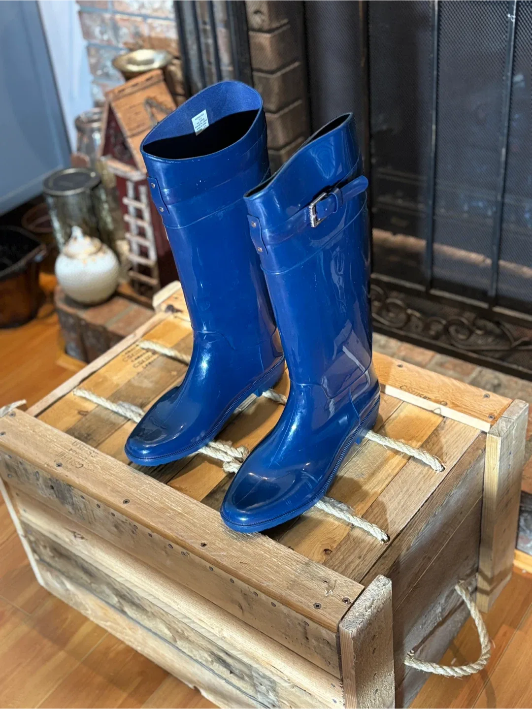 🌧️ Ralph Lauren Women’s Rain Boots - Size 10 image indicator(4)