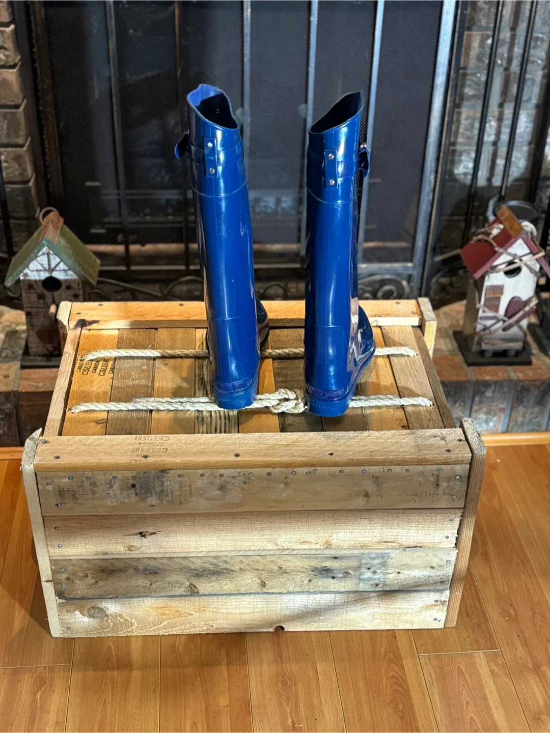 🌧️ Ralph Lauren Women’s Rain Boots - Size 10 image indicator(5)