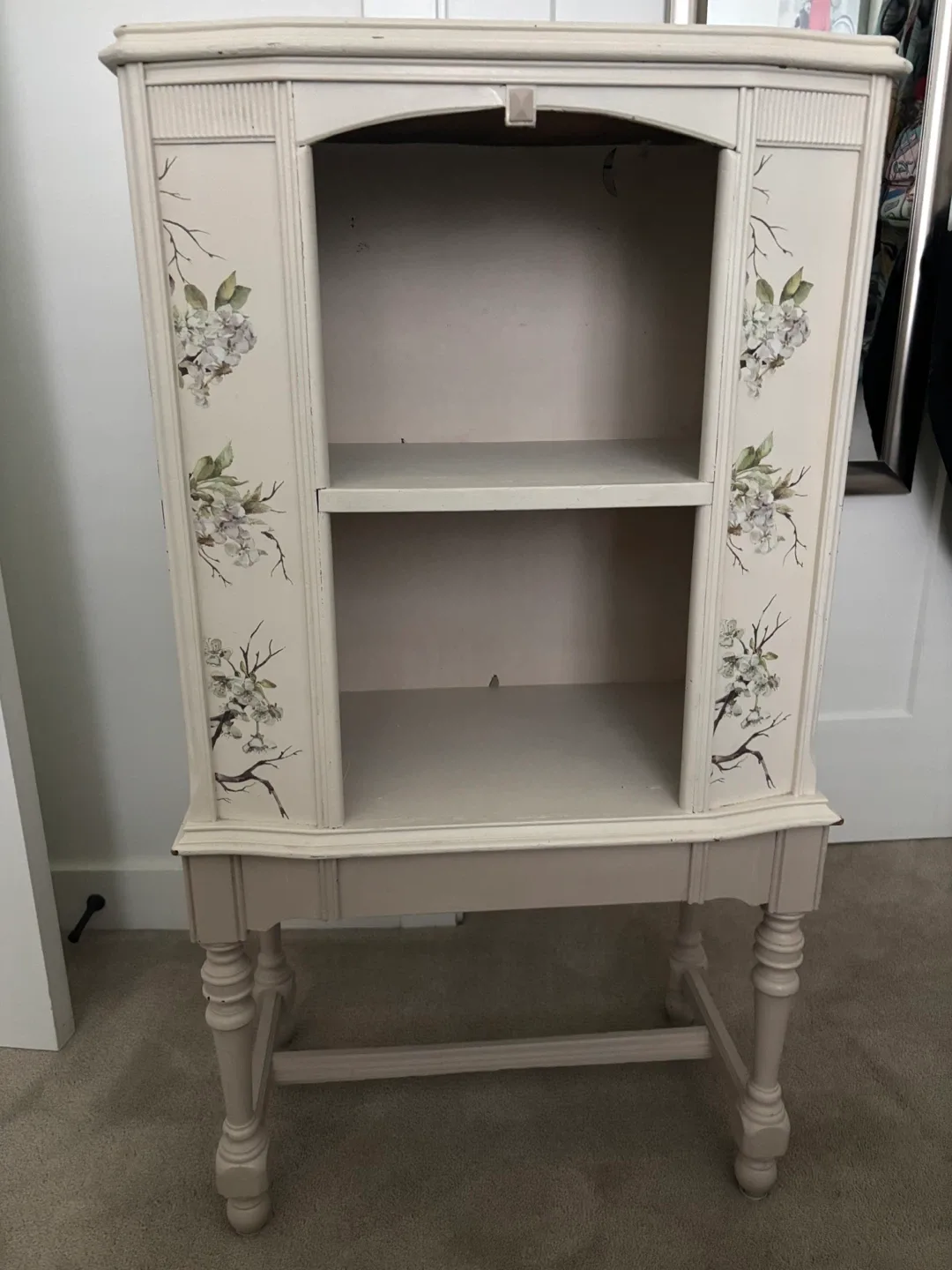 Painted Vintage Display Cabinet image indicator(2)