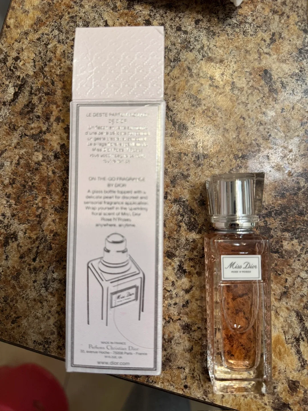 Miss Dior Rose N' Roses Roller-Pearl Perfume 20ml image indicator(2)