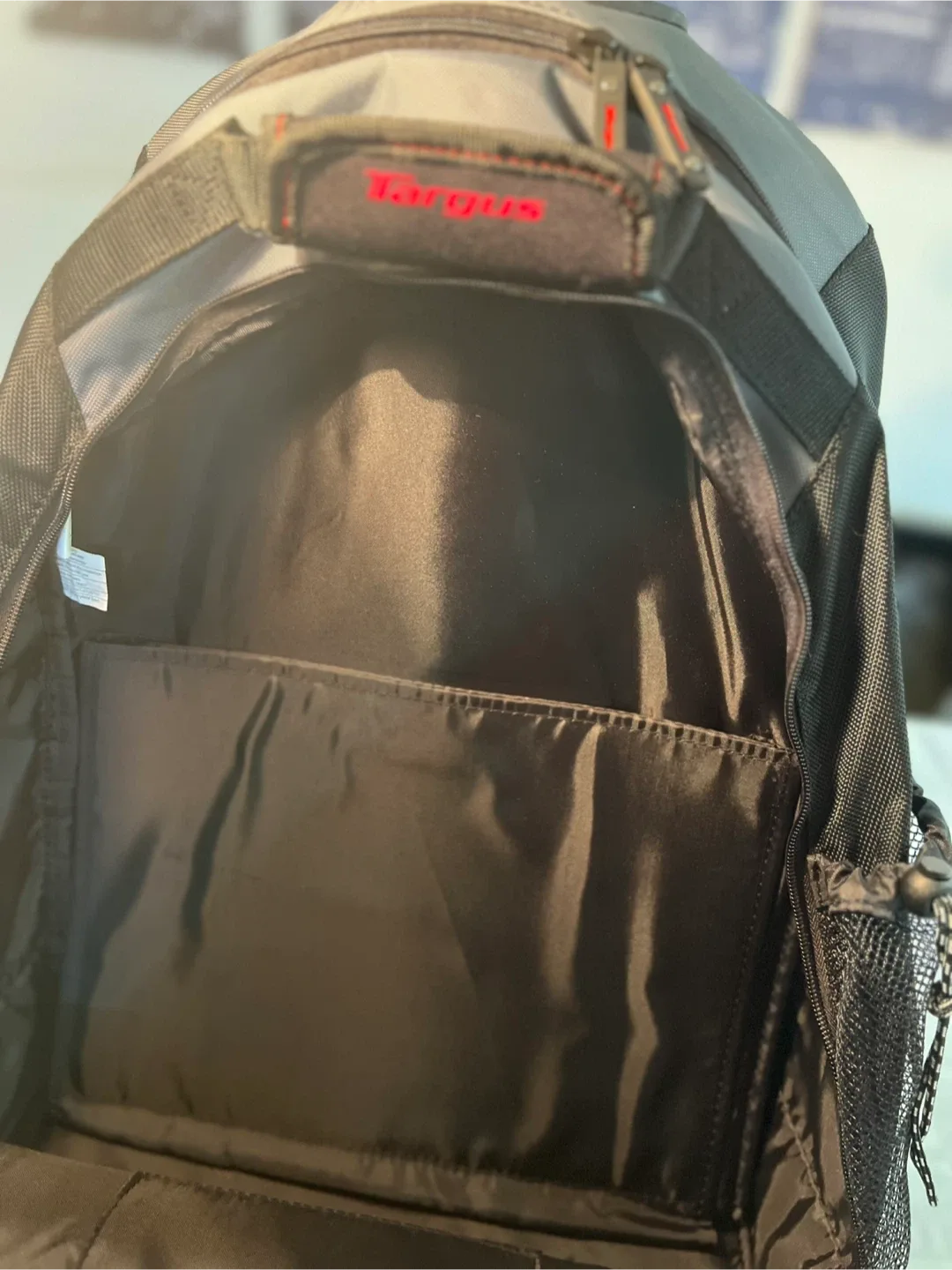 Targus Rolling Backpack image indicator(6)