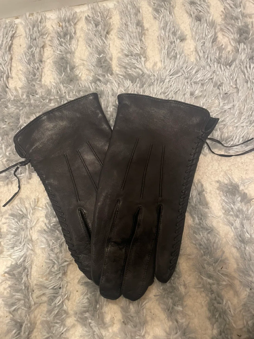 Black Leather Gloves image indicator(3)