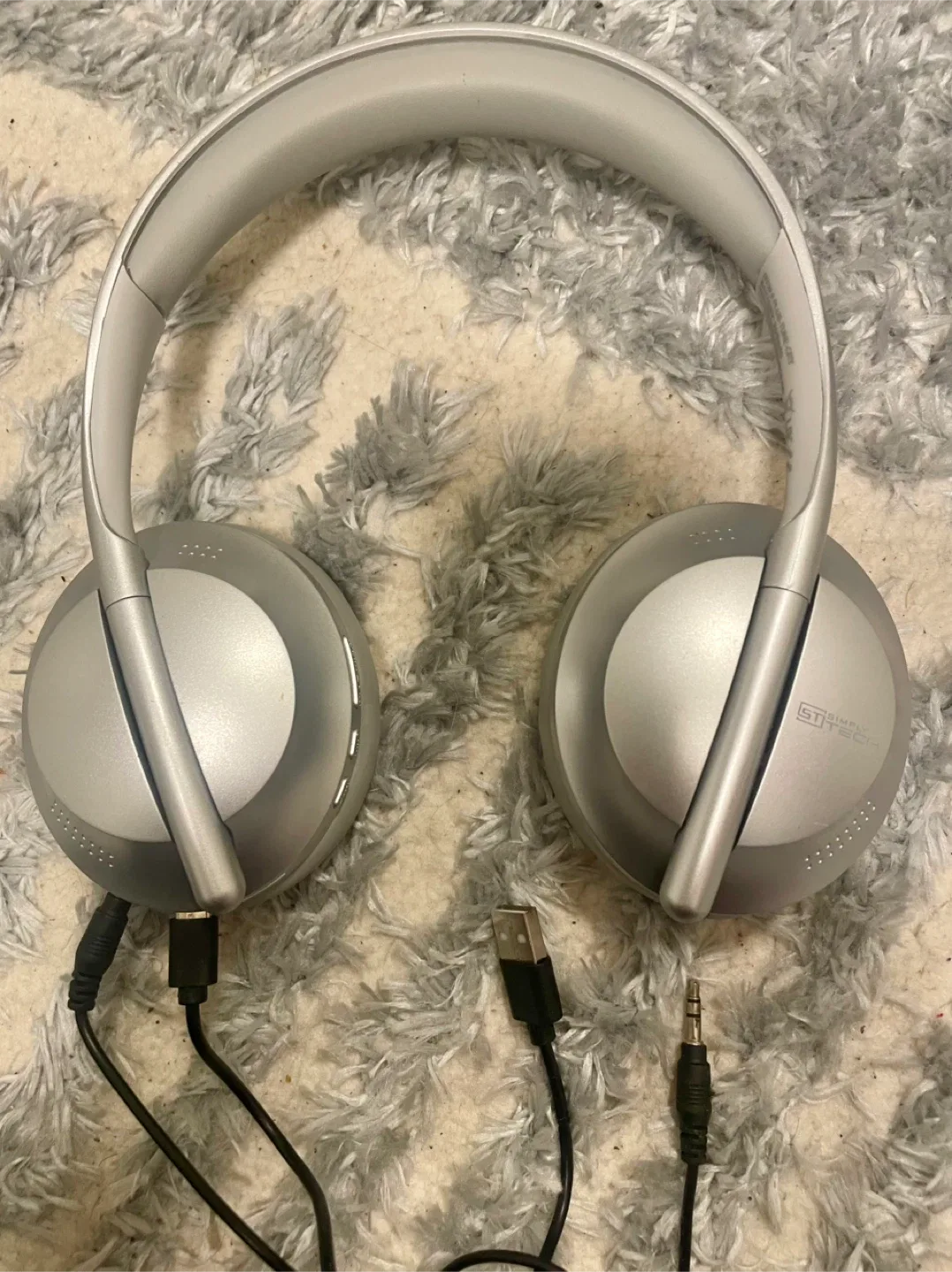 SimplyTech Silver Headphones image indicator(3)