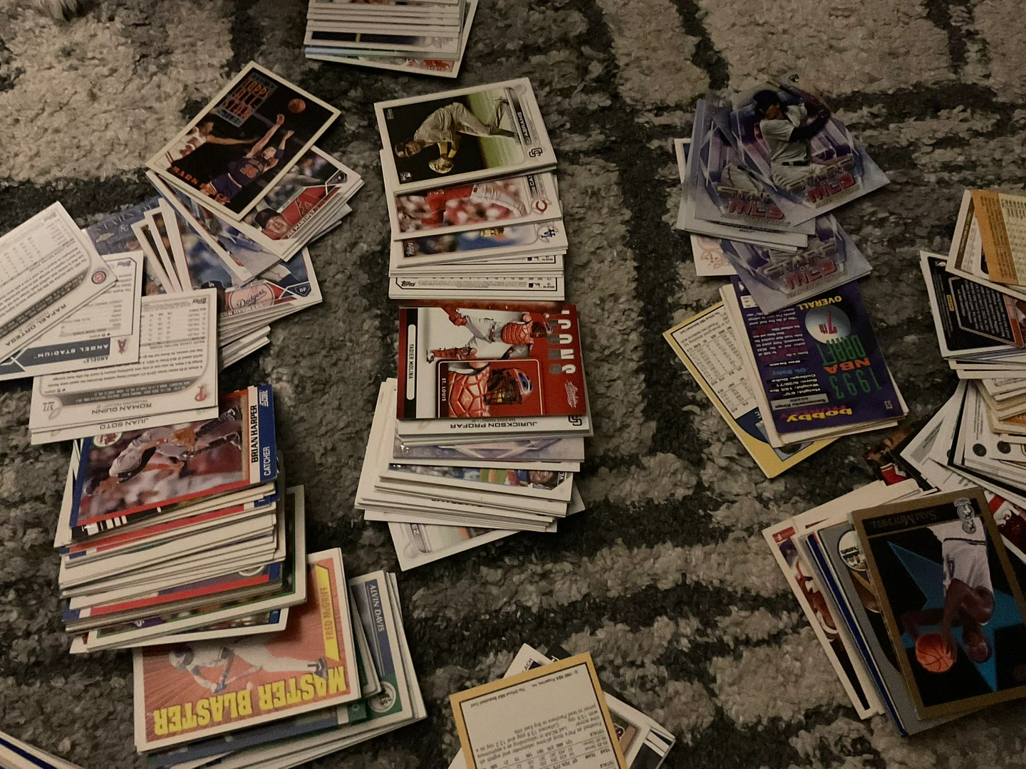 Mixed Baseball & Basketball Trading Cards - photo 5