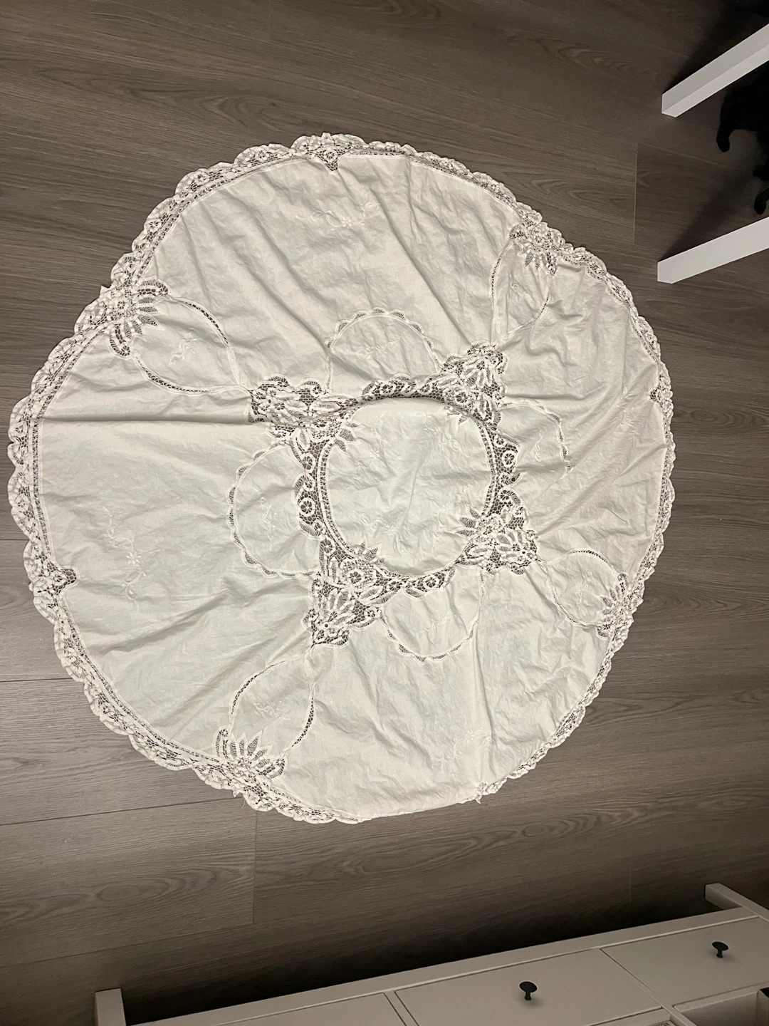 White Round Lace Tablecloth