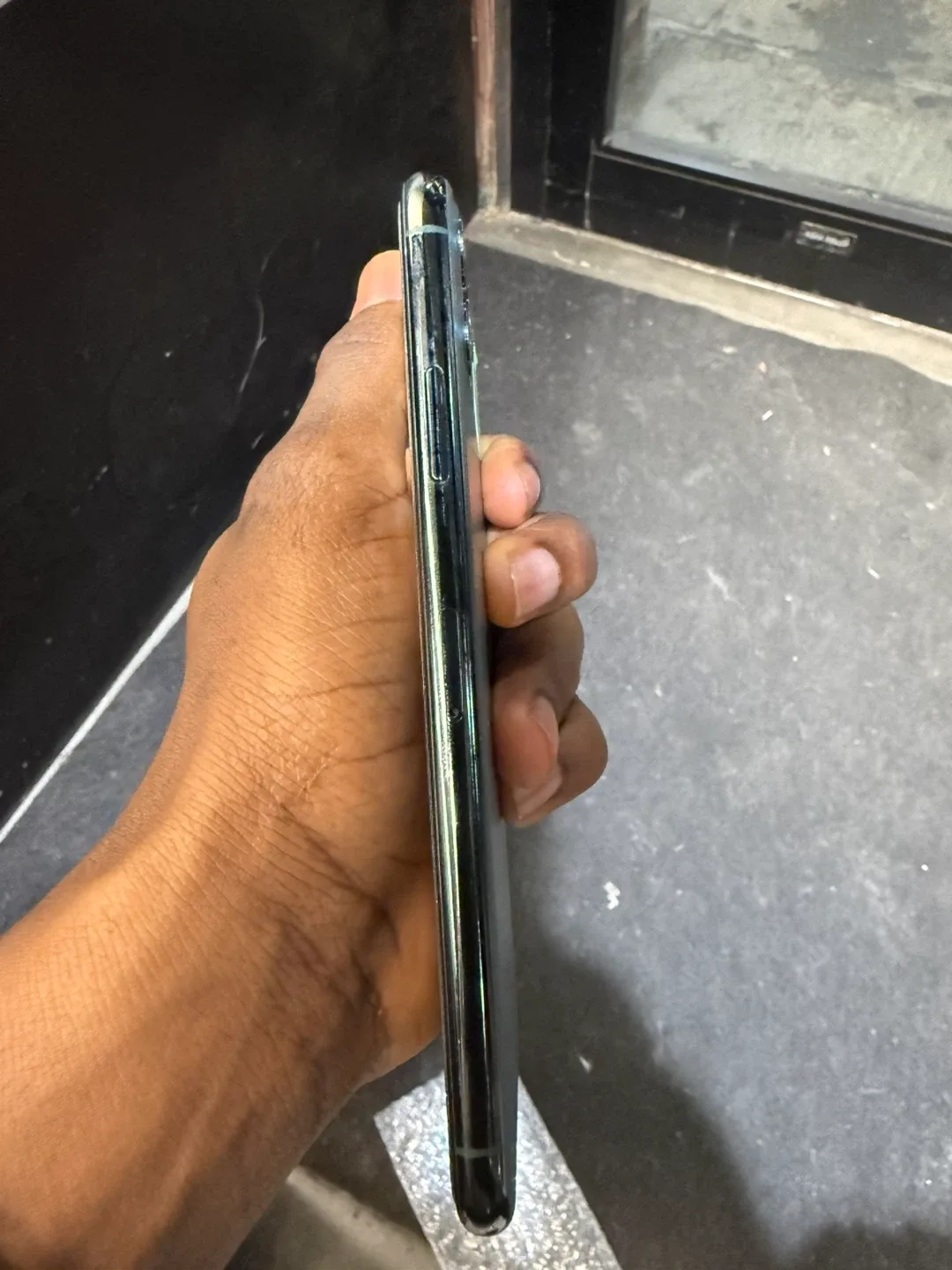 Apple iPhone 11 Pro Max image indicator(4)