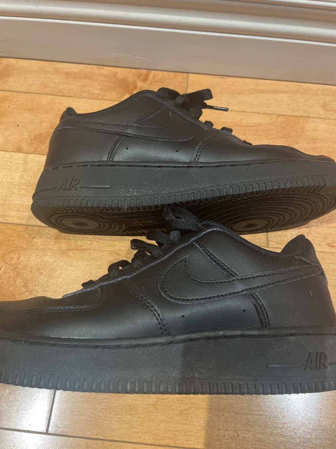 Nike Air Force 1 Black Size 6.5Y - photo 3