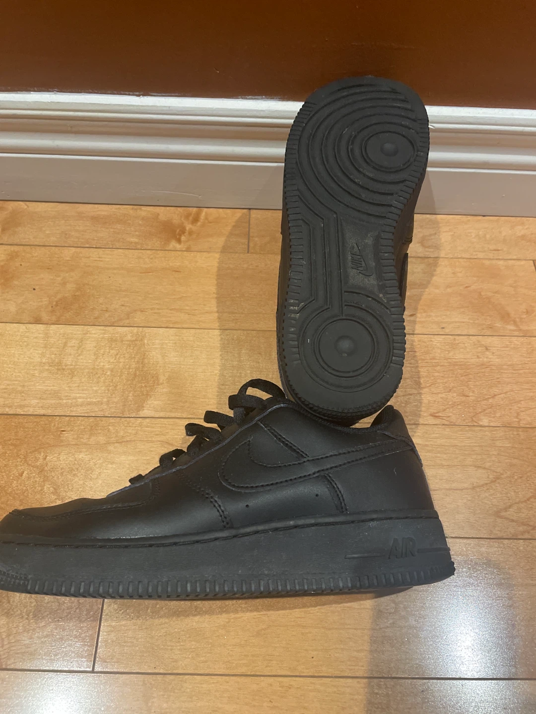 Nike Air Force 1 Black Size 6.5Y - photo 4