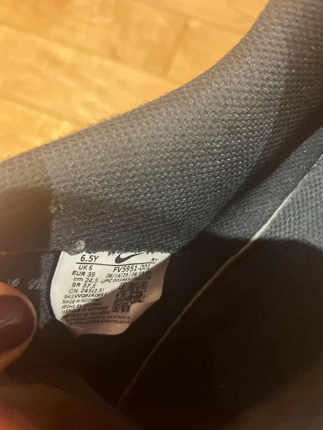 Nike Air Force 1 Black Size 6.5Y image indicator(5)