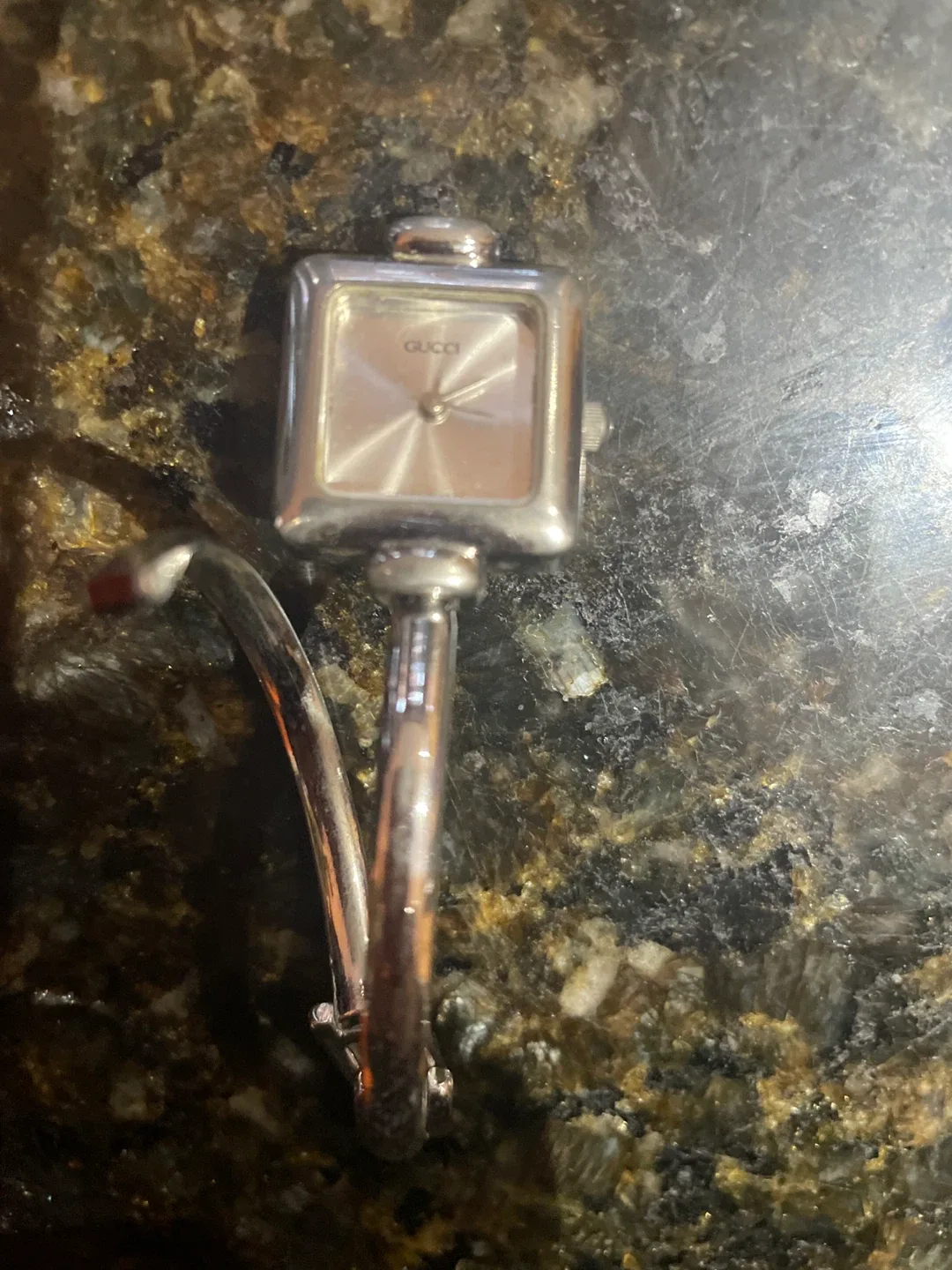 Gucci Ladies Watch image indicator(5)