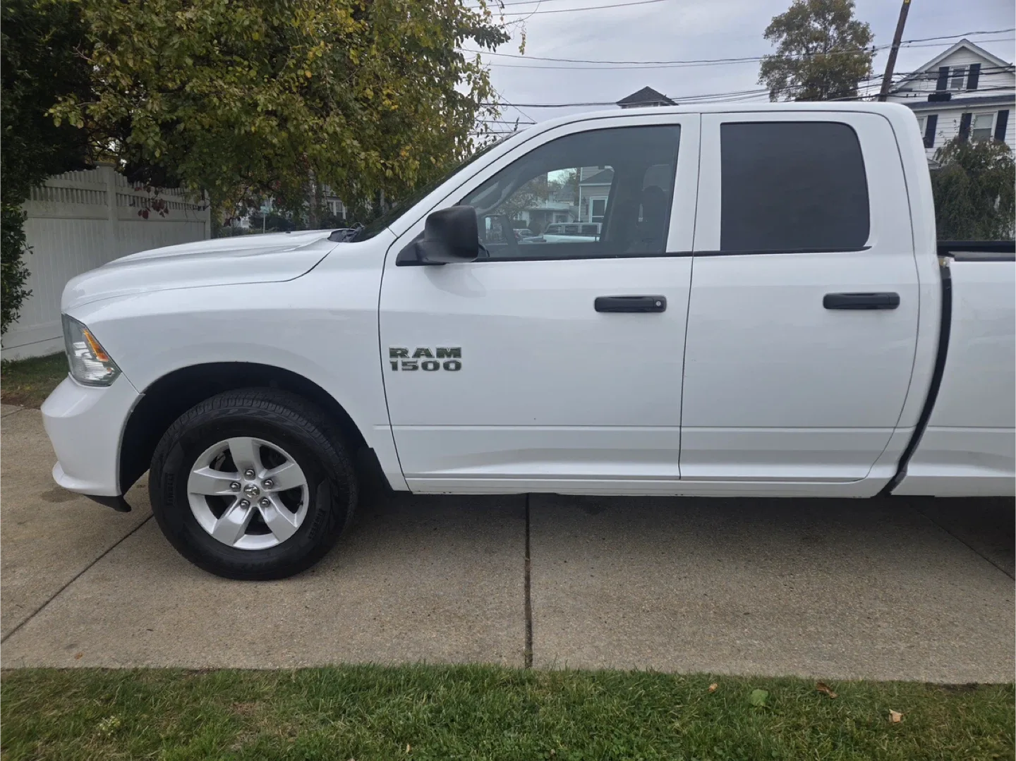 RAM 1500 Truck image indicator(2)