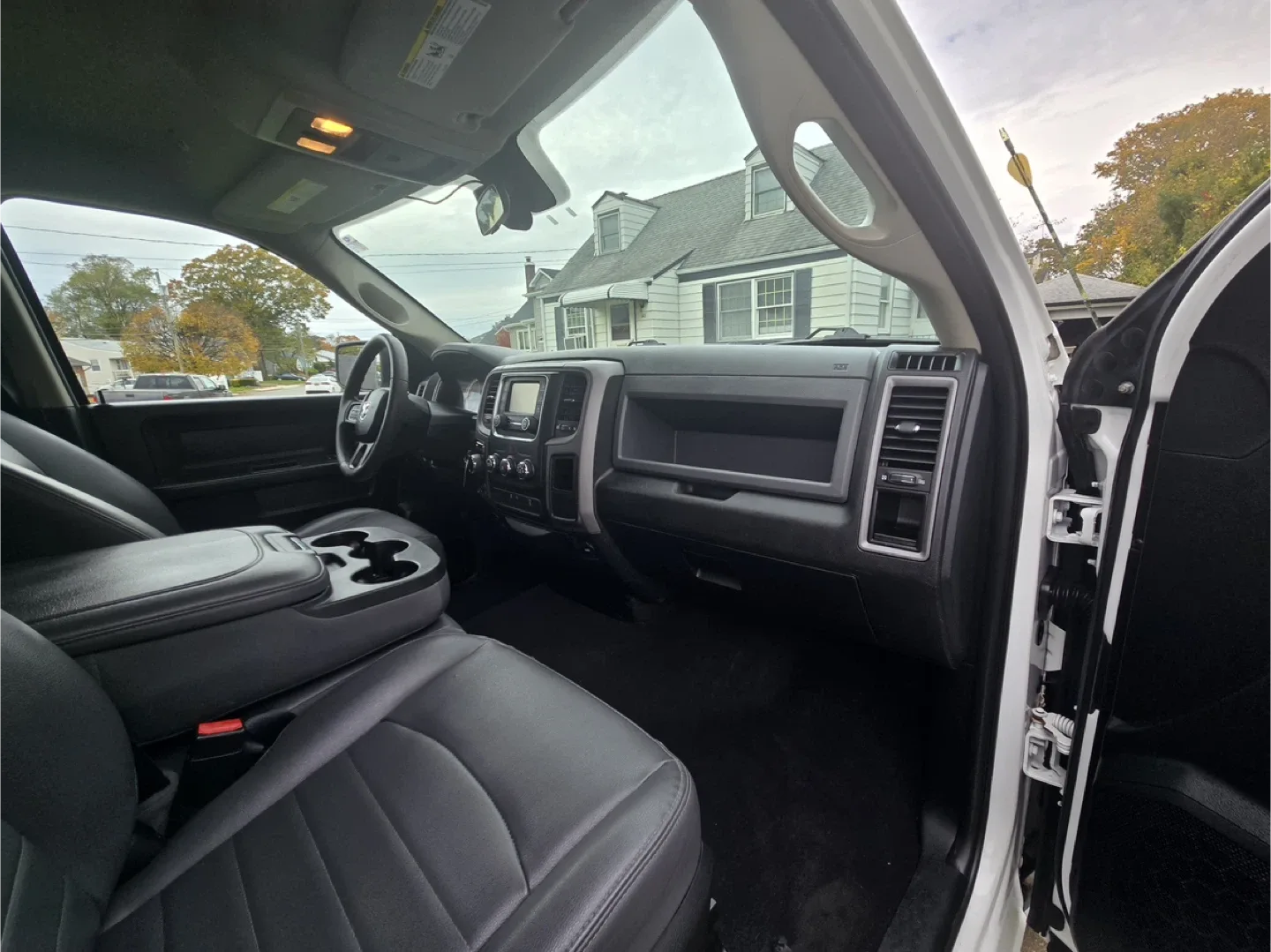 RAM 1500 Truck image indicator(8)