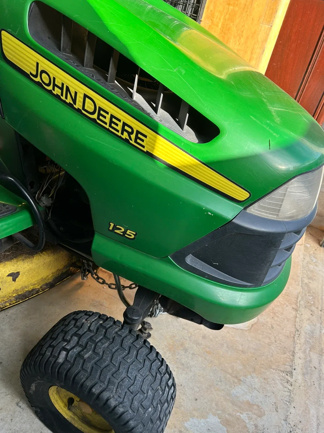 John Deere 100 Riding Lawn Mower image indicator(2)