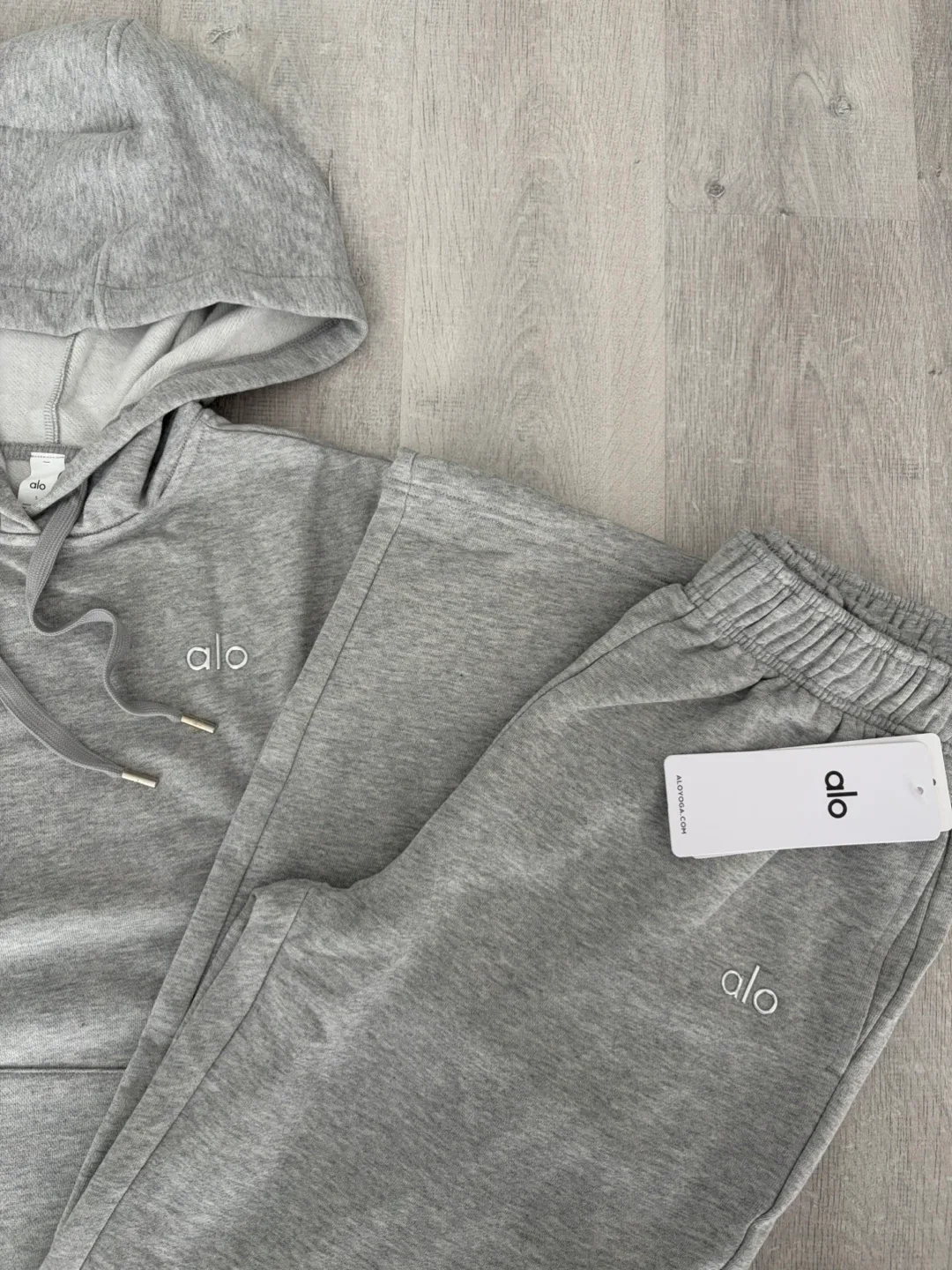 ALO Yoga Accolade Hoodie and Sweatpants Set - Heather Grey image indicator(3)
