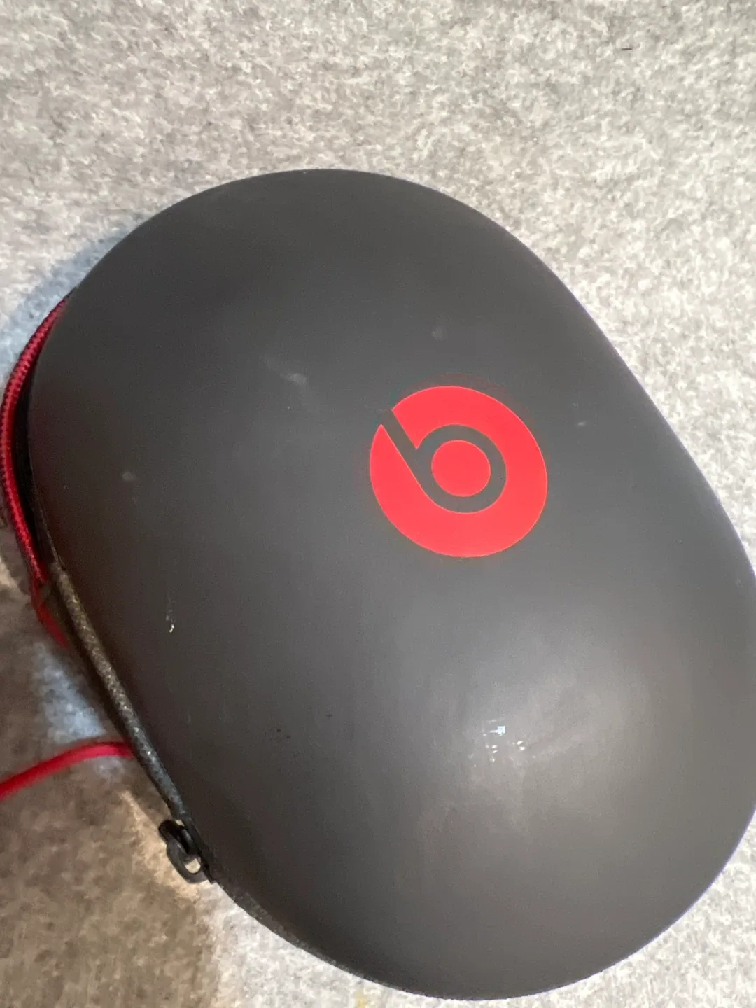 Beats by Dr. Dre Solo Red Headphones image indicator(5)