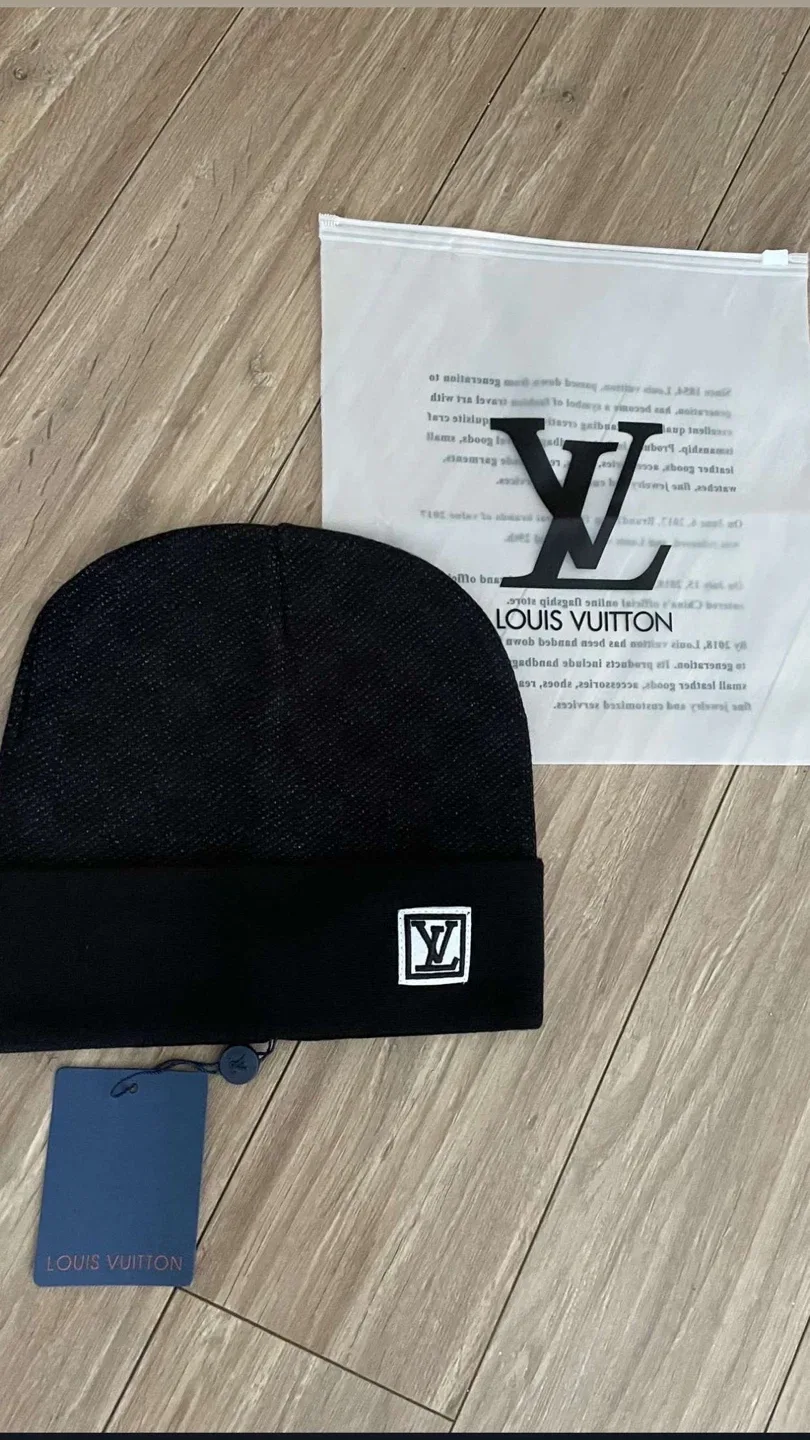 Louis Vuitton Beanie - Black thumbnail