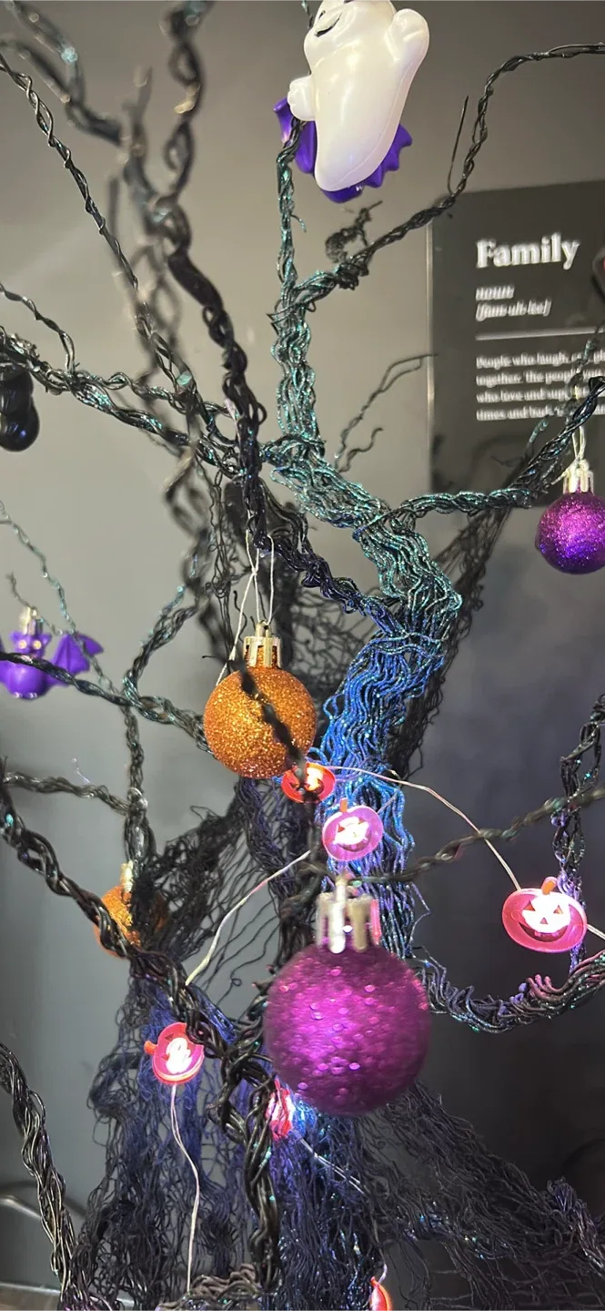 Halloween Tree Decoration with Ornaments image indicator(4)