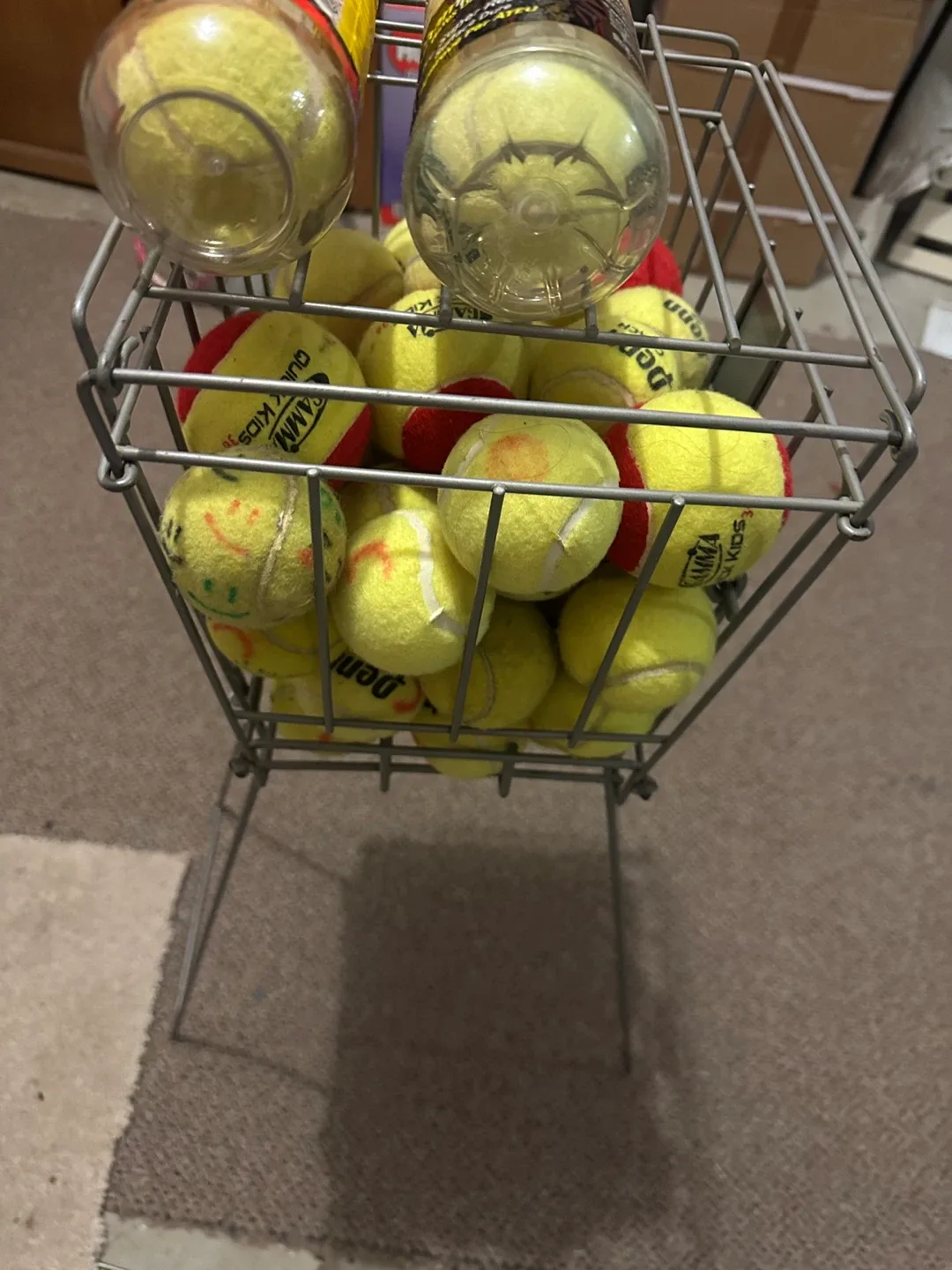 Tennis Ball Basket with Penn & Wilson Balls image indicator(4)