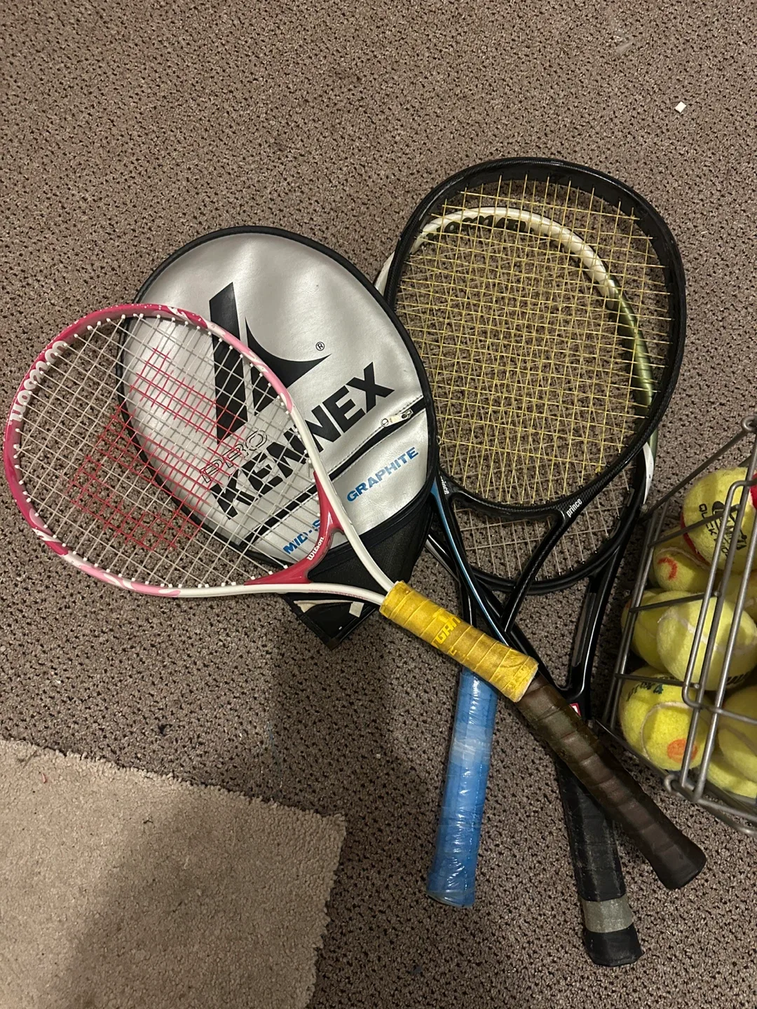 Tennis Ball Basket with Penn & Wilson Balls image indicator(7)