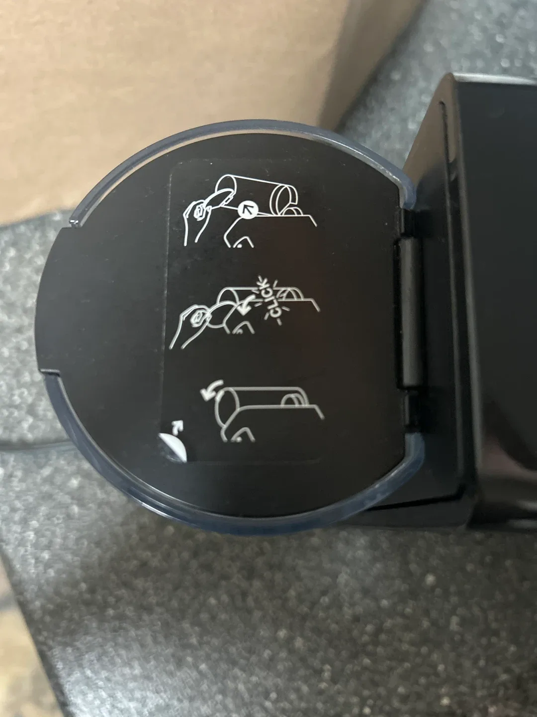 Nespresso Essenza Mini Coffee Machine - Black image indicator(3)