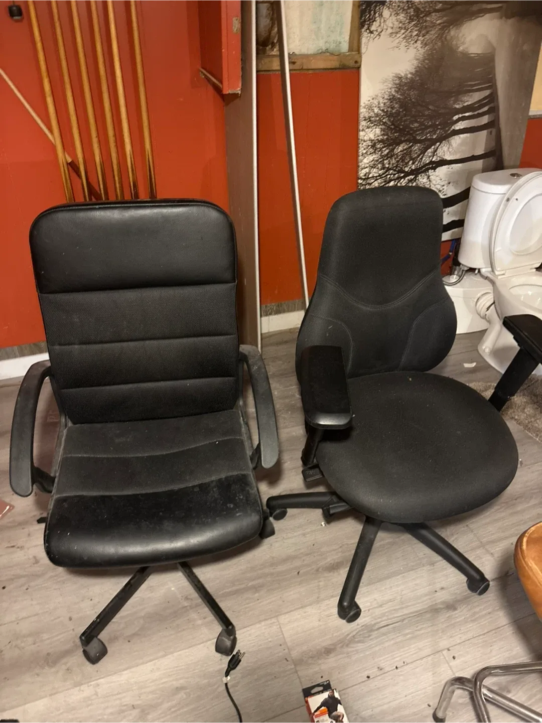 Two Black Office Chairs 🥕 thumbnail